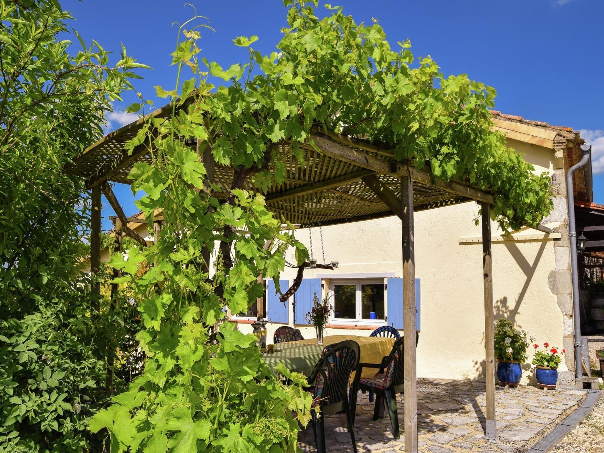 Snug Cottage In Saint Eutrope De Born With Pool Exterior foto