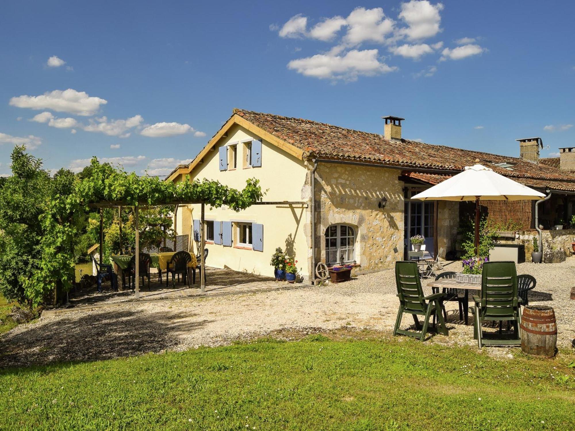 Snug Cottage In Saint Eutrope De Born With Pool Exterior foto